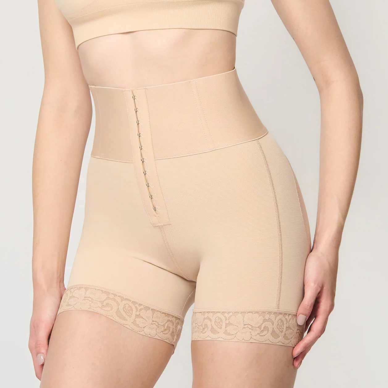 Formende shorts med høy midje - Image 7
