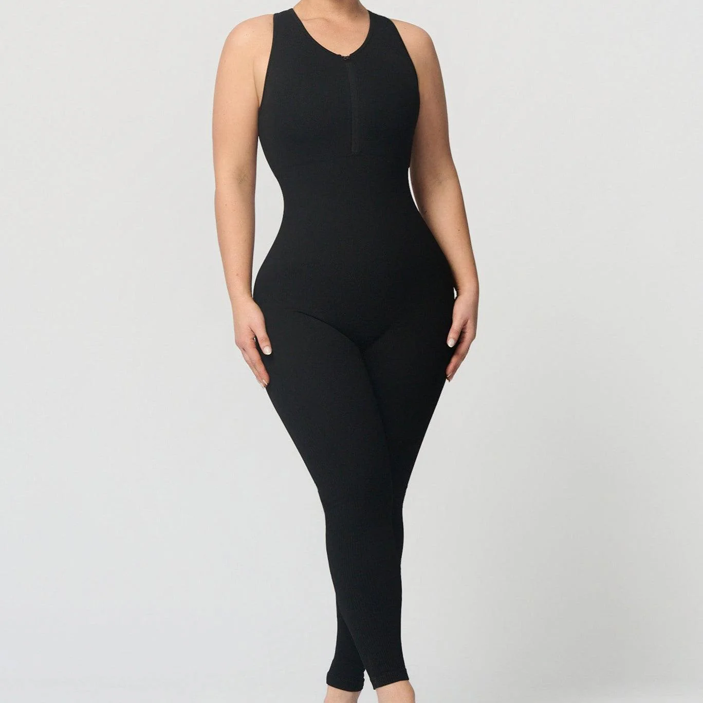 Shaping jumpsuit med glidelås - Image 8