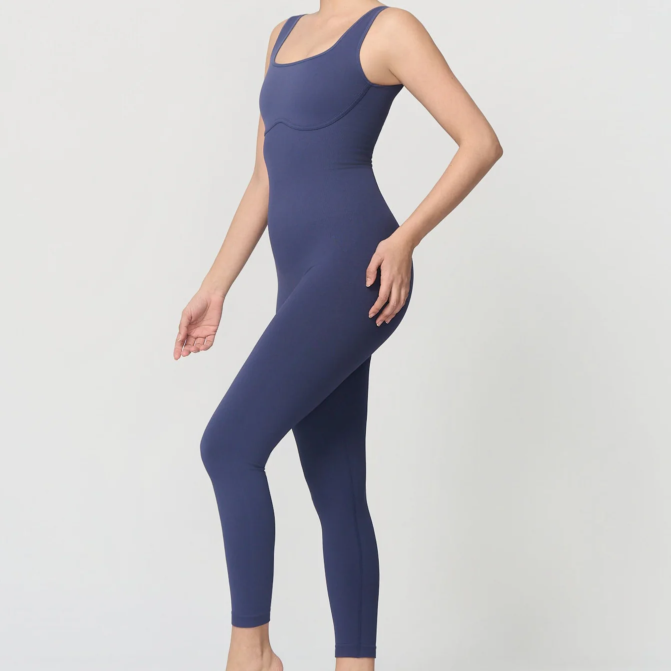 Sømløs shaping jumpsuit - Image 4