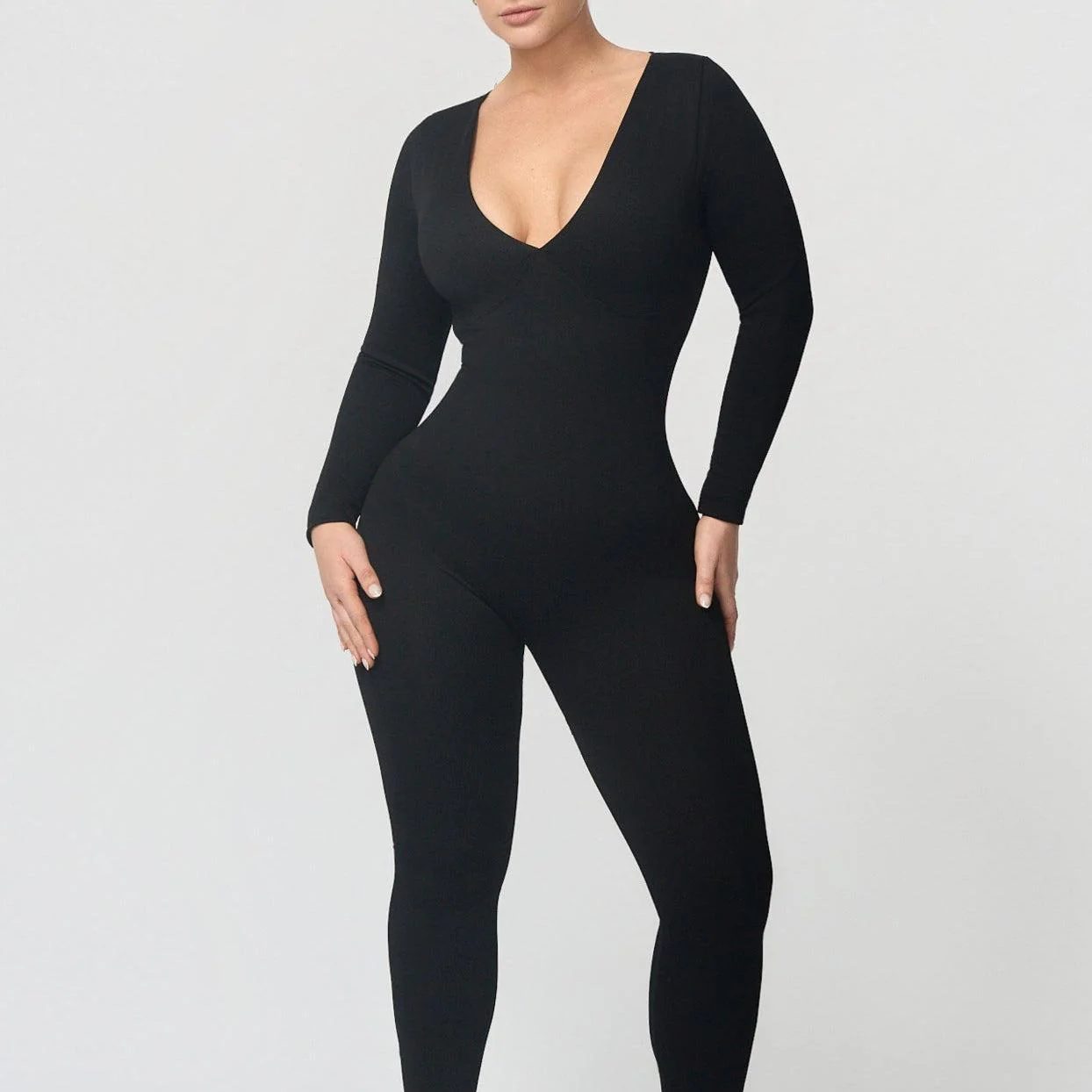 Shaping jumpsuit med V-utringning - Image 4