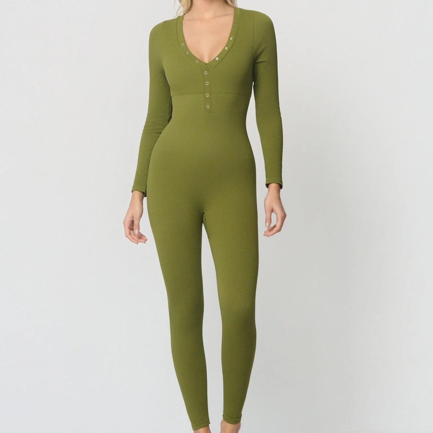 Shaping jumpsuit med knapper - Image 13