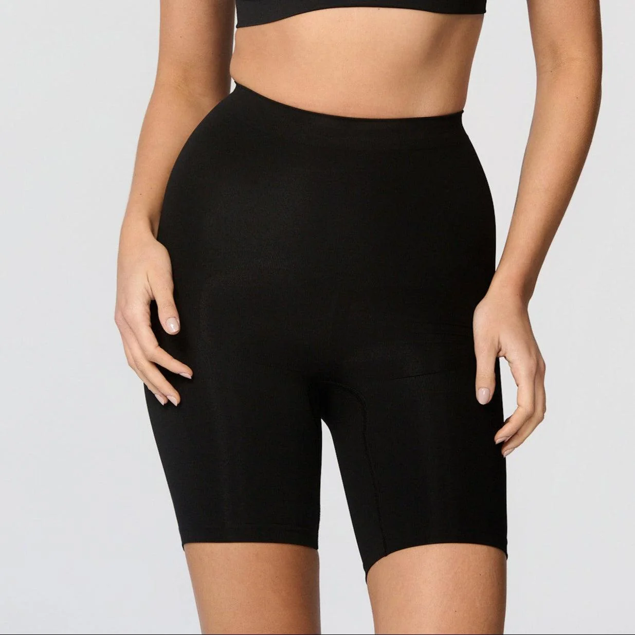 Shaping shorts med lett støtte - Image 11