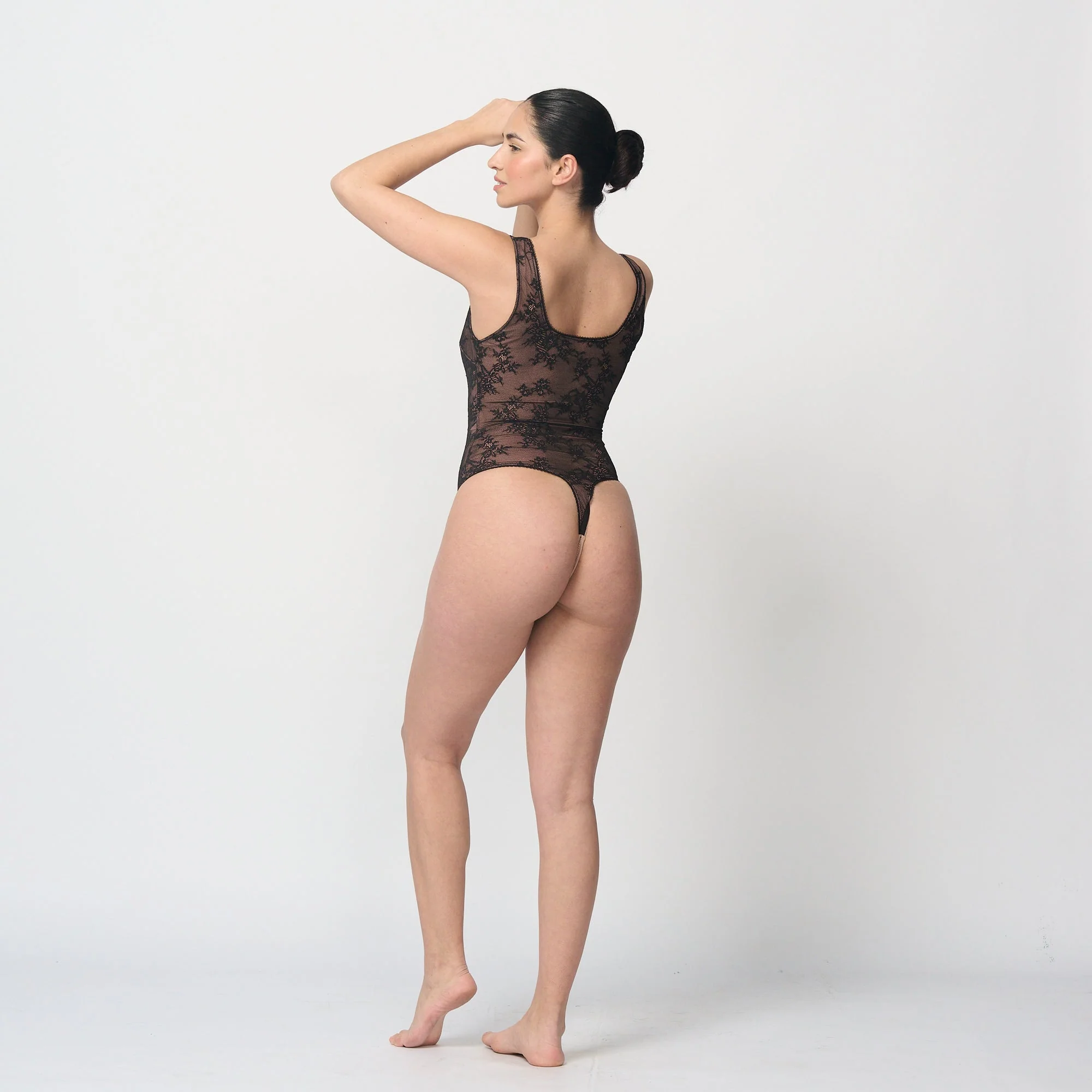 Sømløs blondebody med V-utringning - Image 6