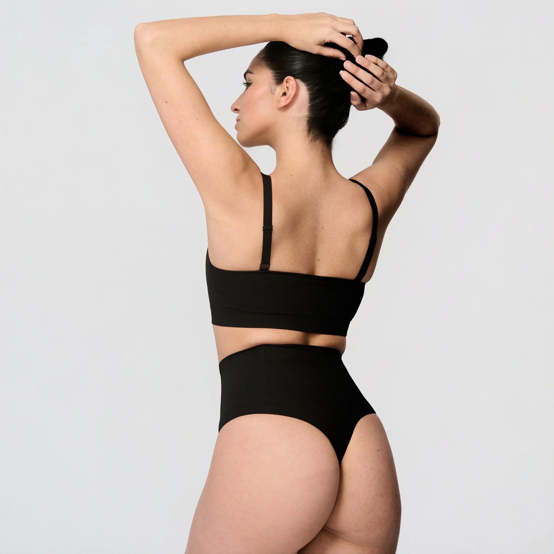 Sømløs bralette med blonder - Image 4