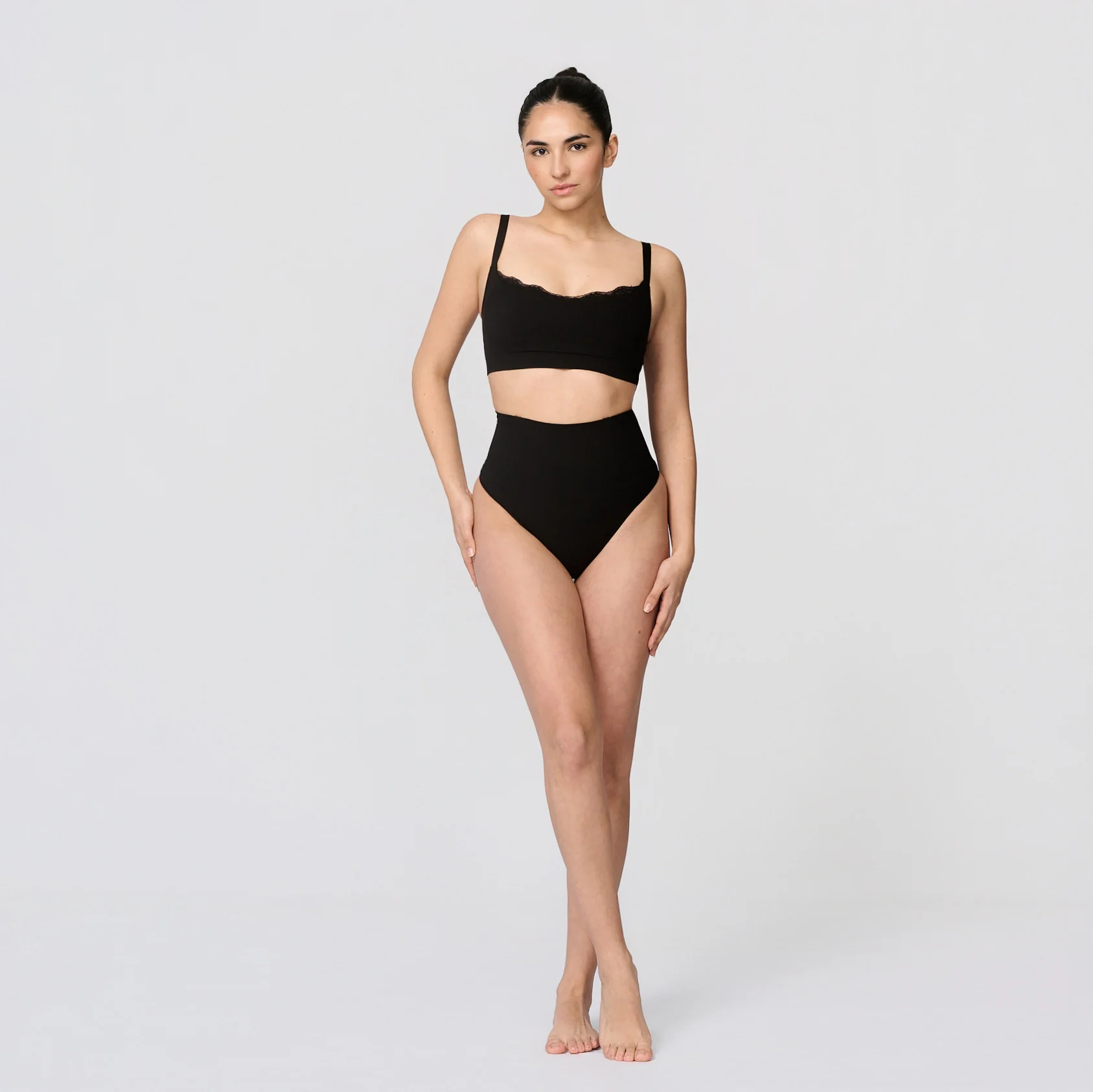 Sømløs bralette med blonder - Image 5