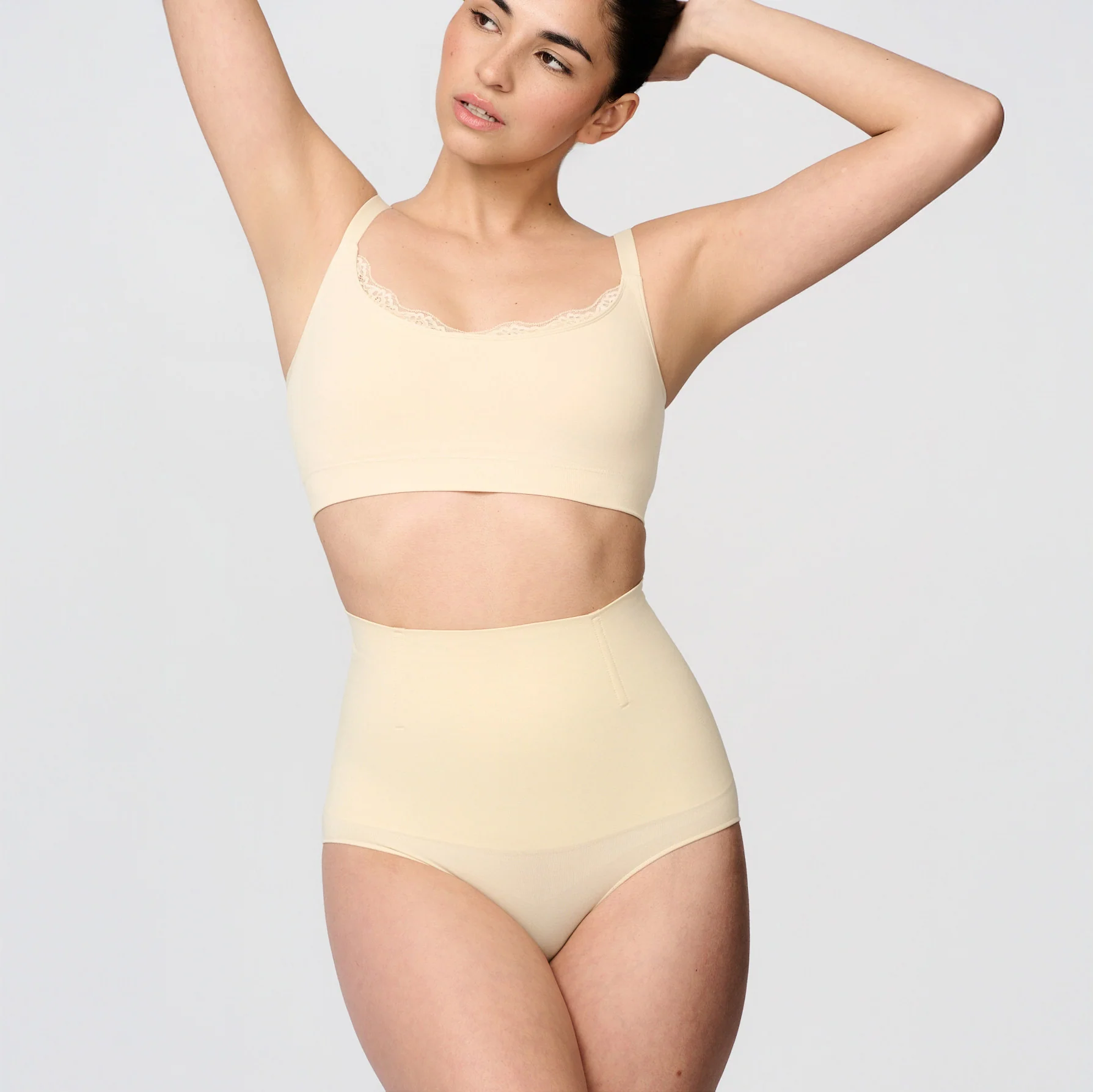 Sømløs bralette med blonder - Image 9