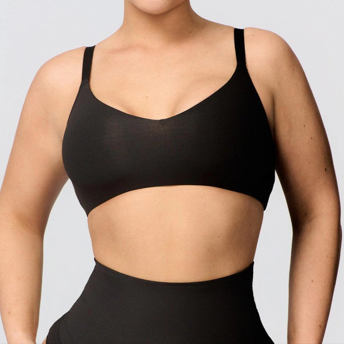 Sømløs bralette med V-utringning - Image 18