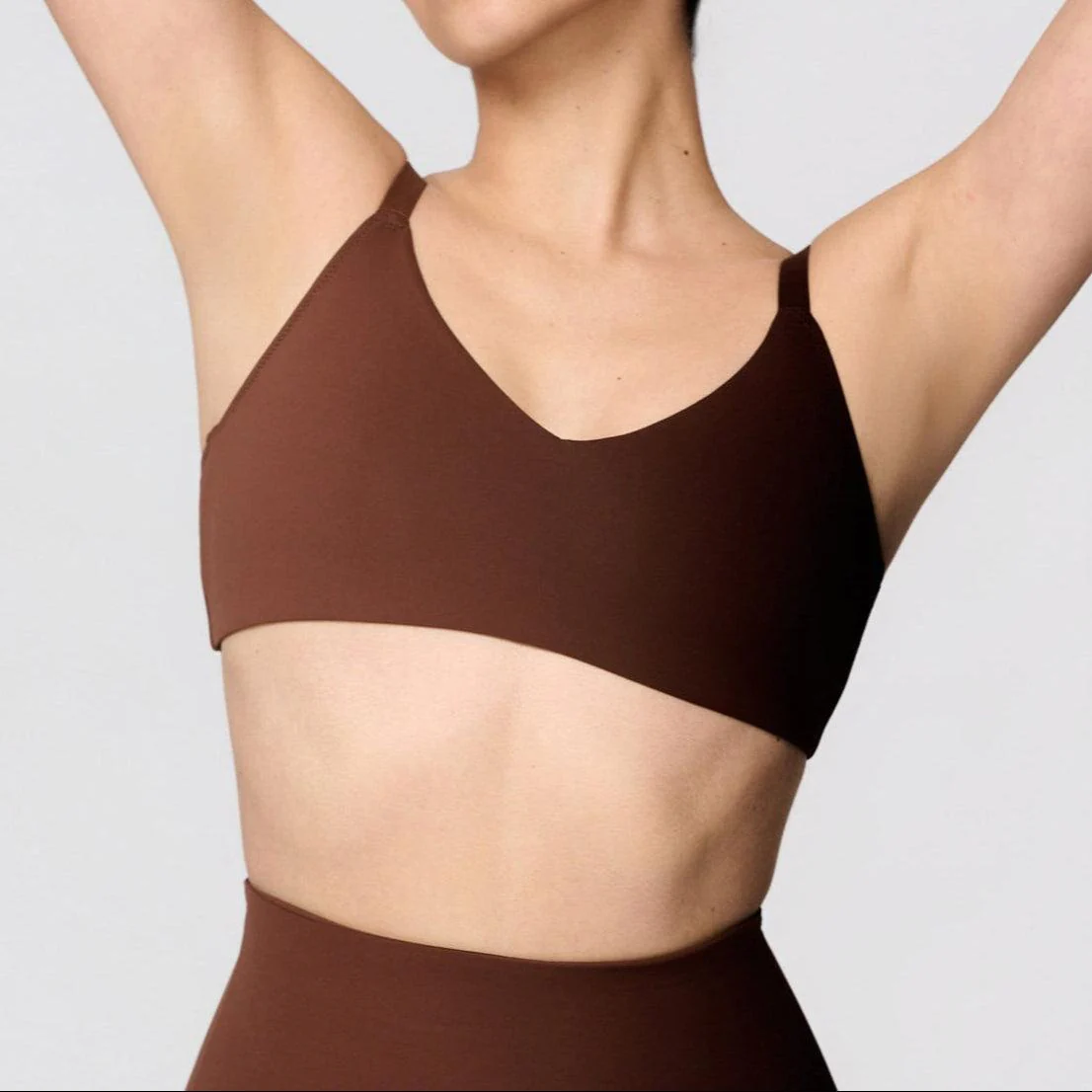 Sømløs bralette med V-utringning - Image 3