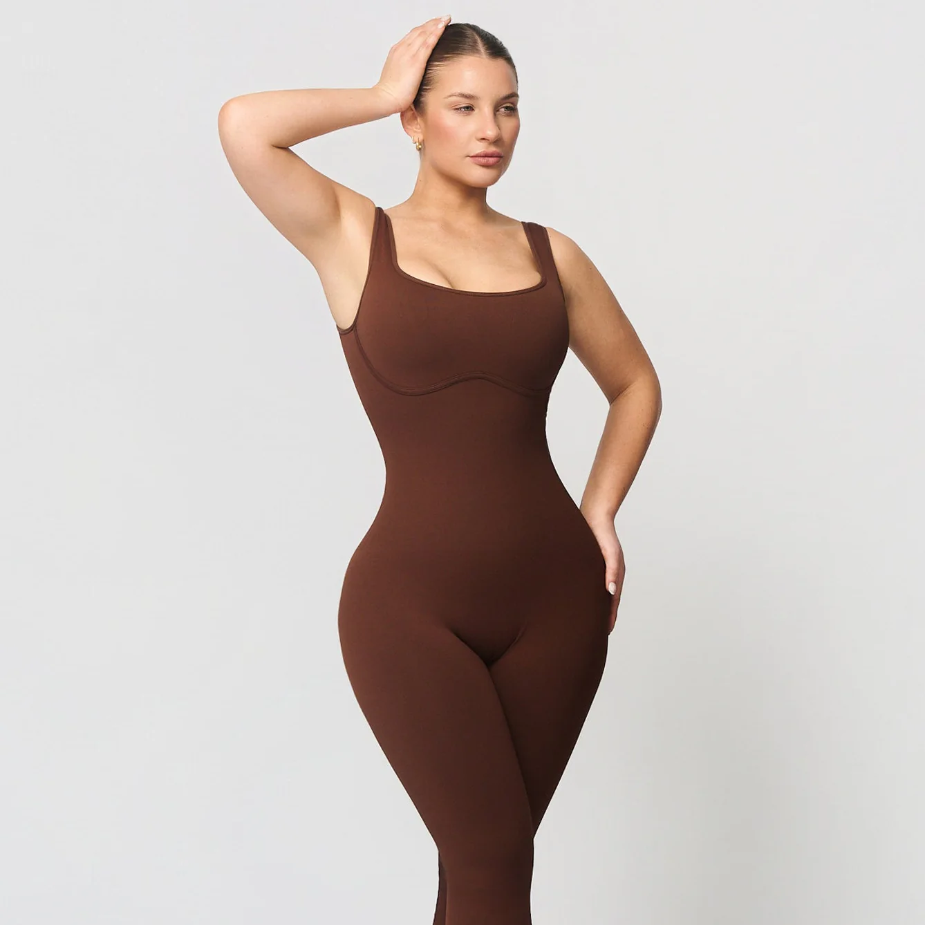 Sømløs jumpsuit med utsvingte ben - Image 3