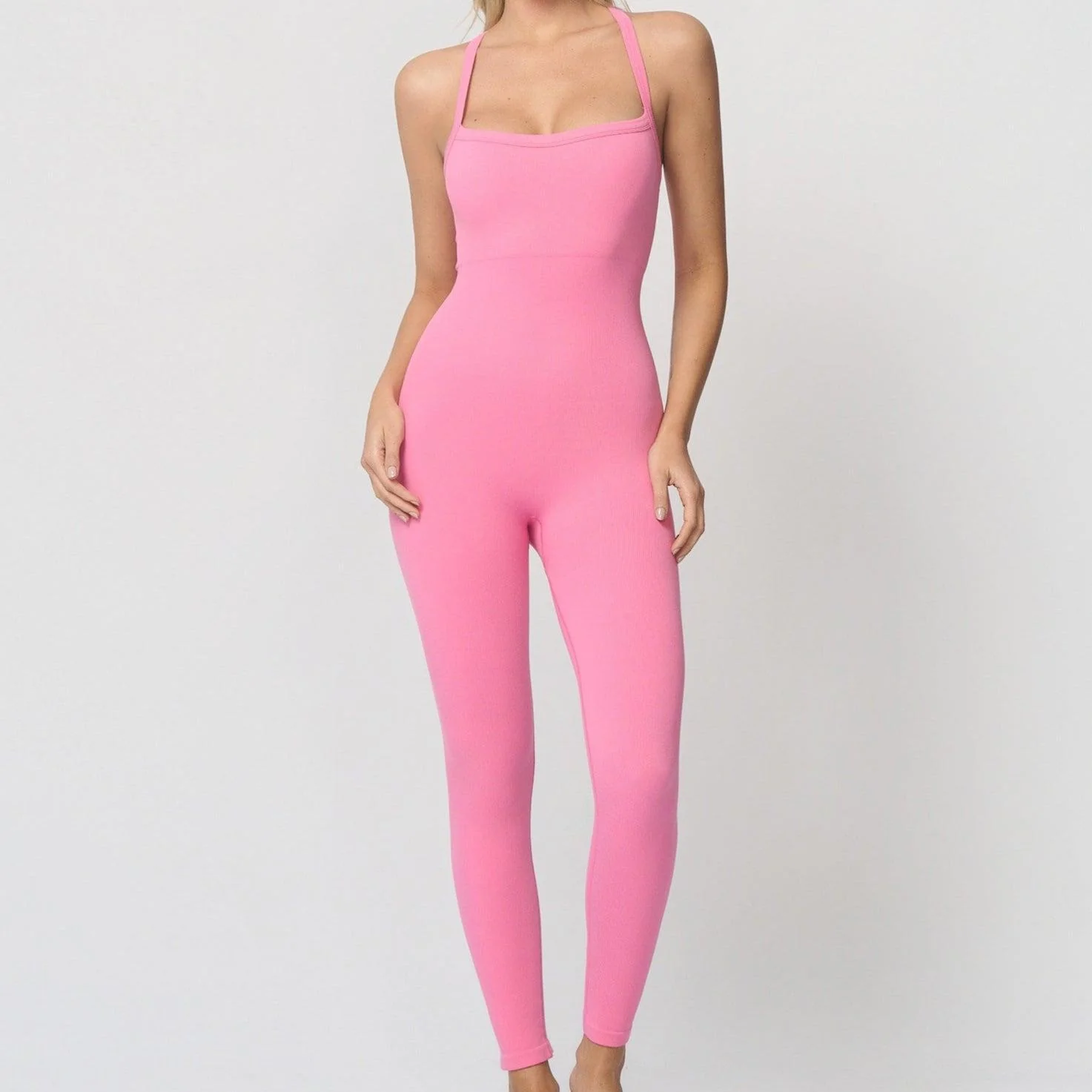 Sømløs jumpsuit med kryssrygg - Image 4
